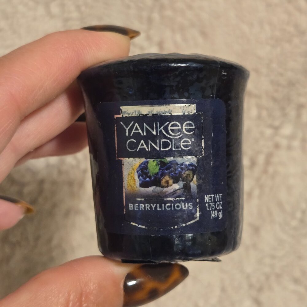 Lot of Nine Votive Candles 1.75 oz by Yankee Candle - Picture 5 of 8